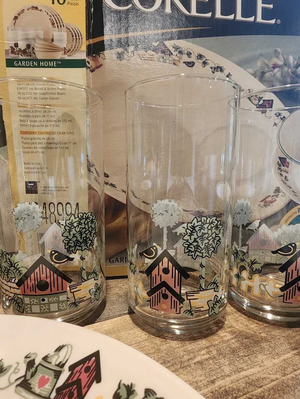Vintage Corelle 16 Pc Dinner Set